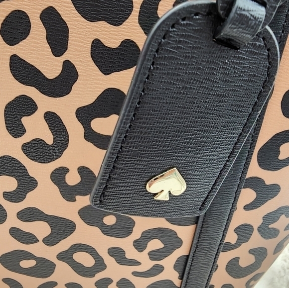 Kate Spade leopard print tote with black interior and gold‎ hardware - Picture 2 of 15